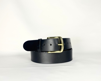 UNISEX: Classic Gold Buckle Belt in Black