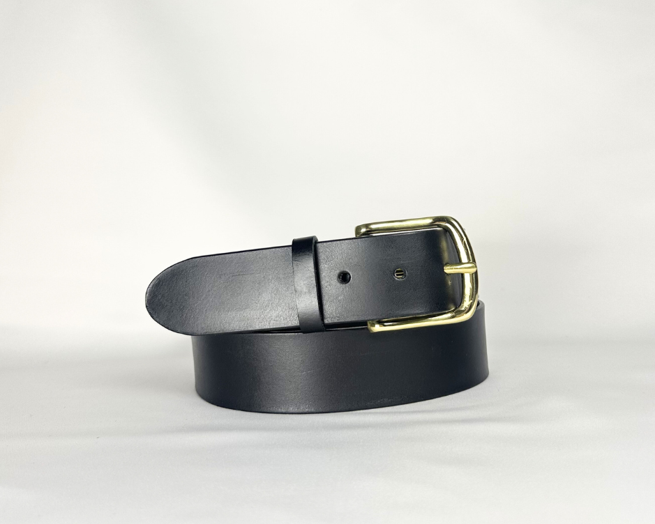 UNISEX: Classic Gold Buckle Belt in Black