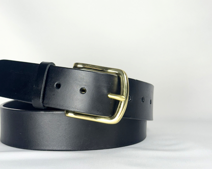 UNISEX: Classic Gold Buckle Belt in Black
